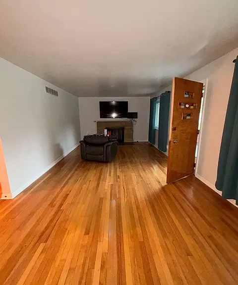 732 Sunset Dr — Photo 2