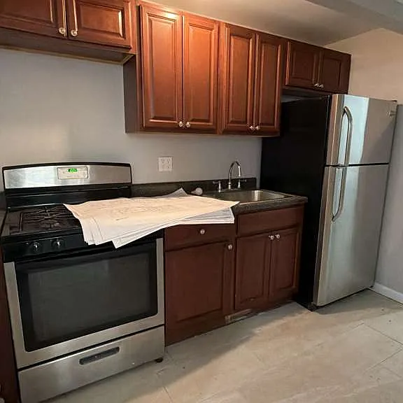 214 Berriman St #1C — Photo 1