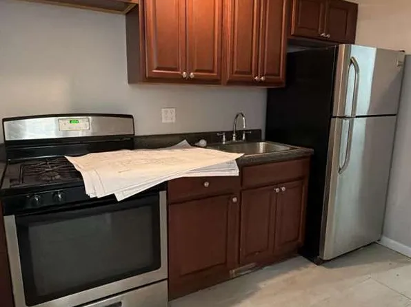 214 Berriman St #1C, Brooklyn, NY 11208