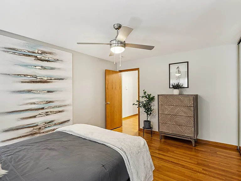 13-web-or-mls-Kennedy Dr-S0611-013