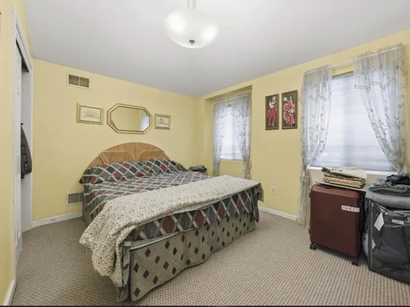 50 Bergen Beach Place image 12 of 15