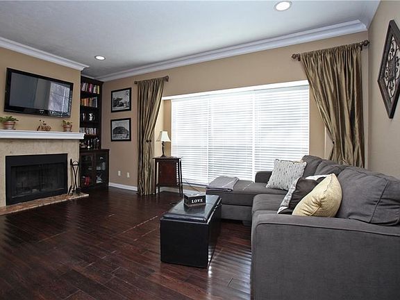 3rd image of 7151 Gaston Ave APT 419