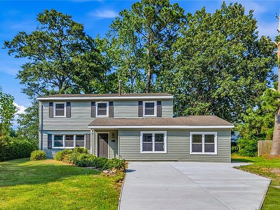 2nd image of 808 Holly Hedge Ave