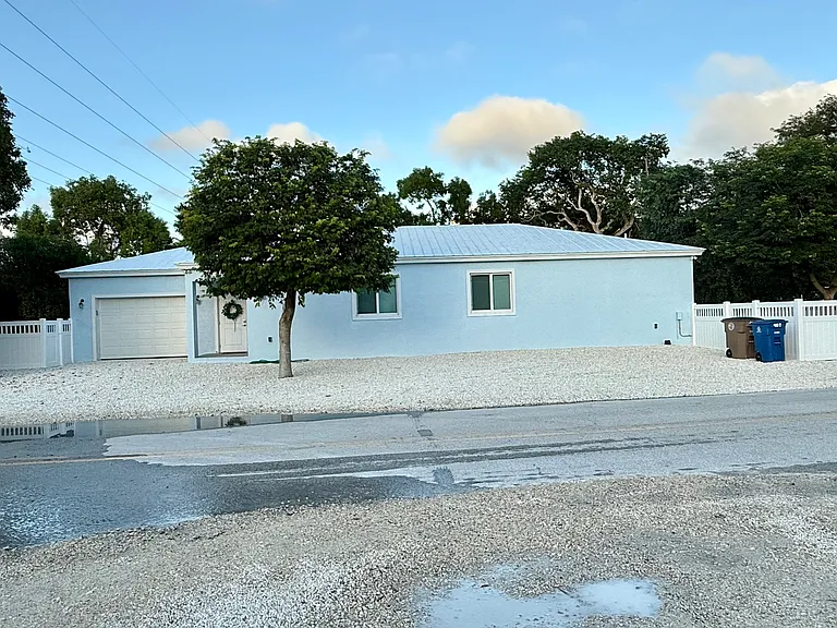 407 Collins St — Photo 17