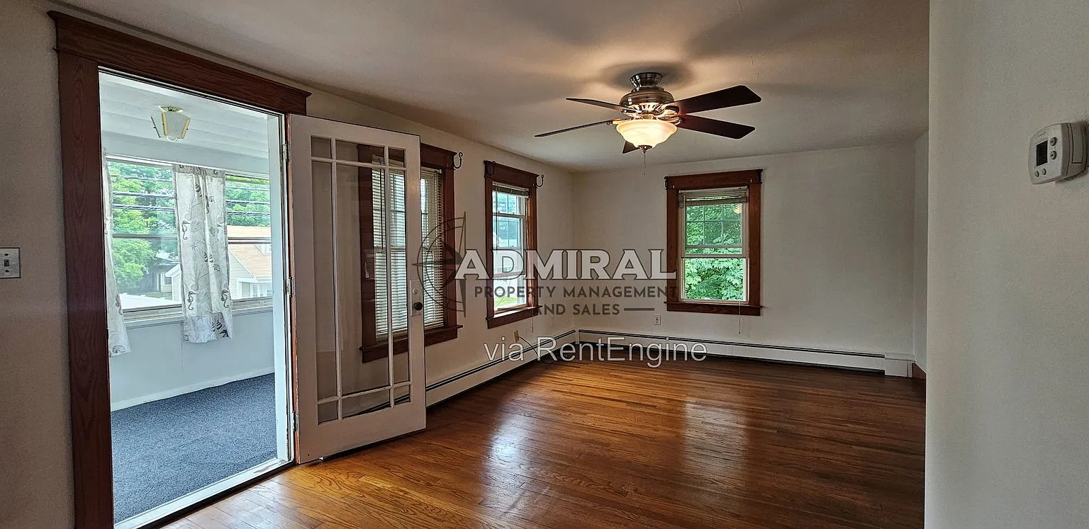 2 bed, 1.0 bath, 1038 sqft, $2,200 — Photo 1