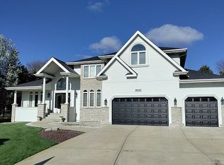 10612 S Quail Ridge Ct, Naperville, IL 60564