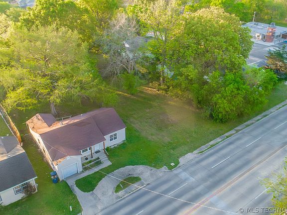 2nd image of 610 S Strong Blvd