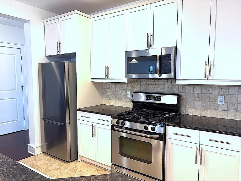 830 Monroe St #4I — Photo 6
