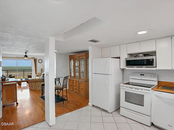 5th image of 3845 S Atlantic Ave APT 7