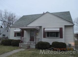 25511 Cole St, Roseville, MI 48066