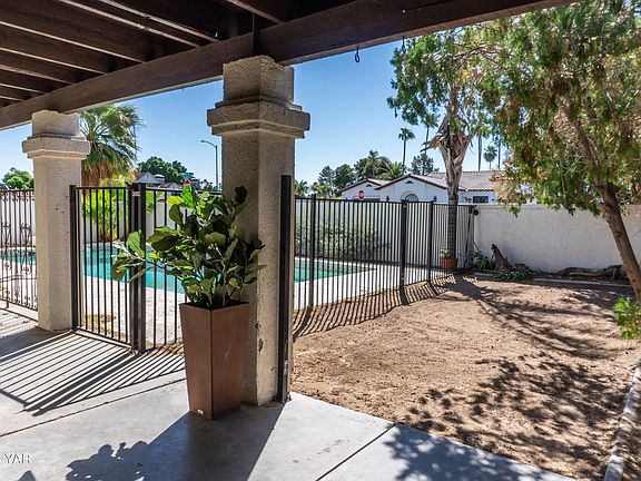 3rd image of 840 E Palo Verde St