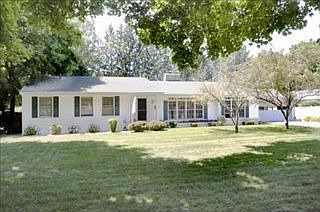 1st image of 2525 Sunnybrook Dr