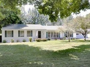 2525 Sunnybrook Dr, Kalamazoo, MI 49008