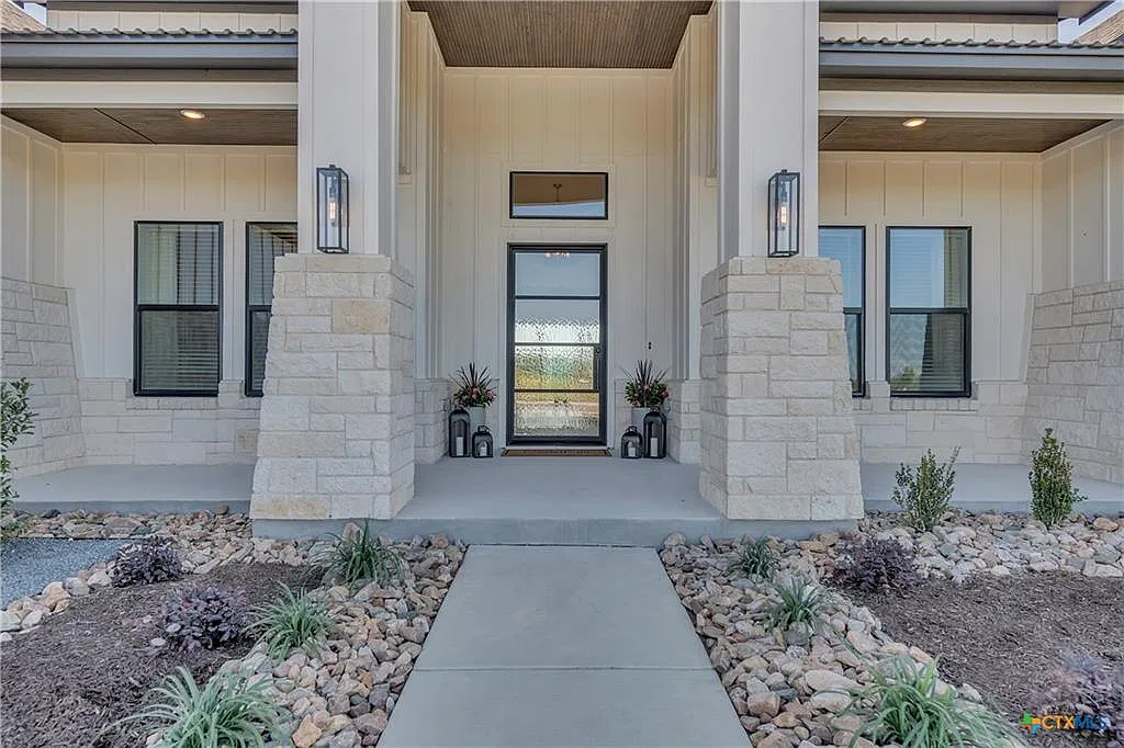 4 bed, 3354 sqft, $4,795 — Photo 3