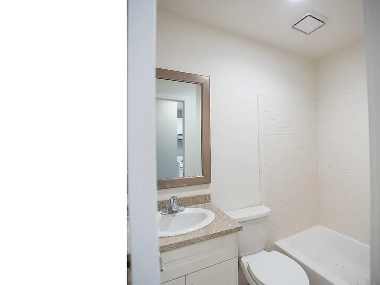 413 S 11th St #3F — Photo 9