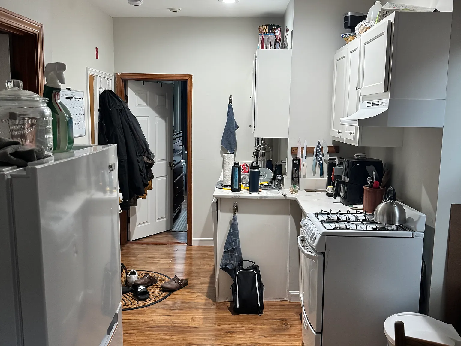 2 bed, 1.0 bath, $3,750 — Photo 3