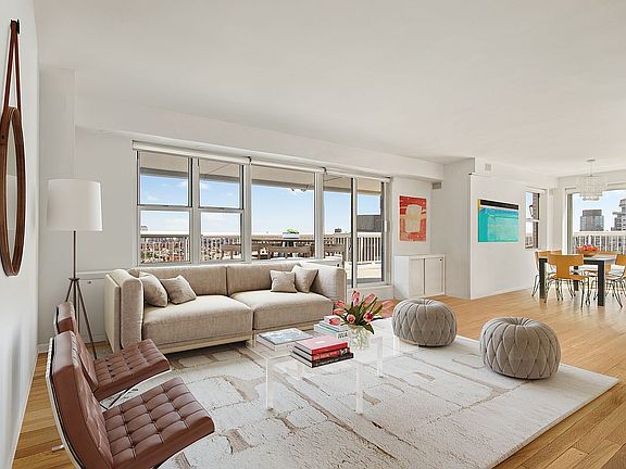 4th image of 115 E 9th St APT 19B