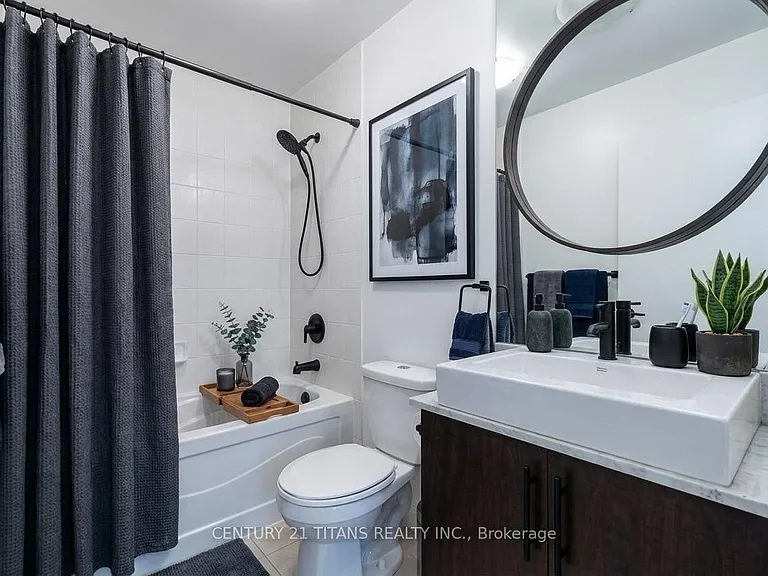 55 Bremner Blvd #2807 — Photo 4