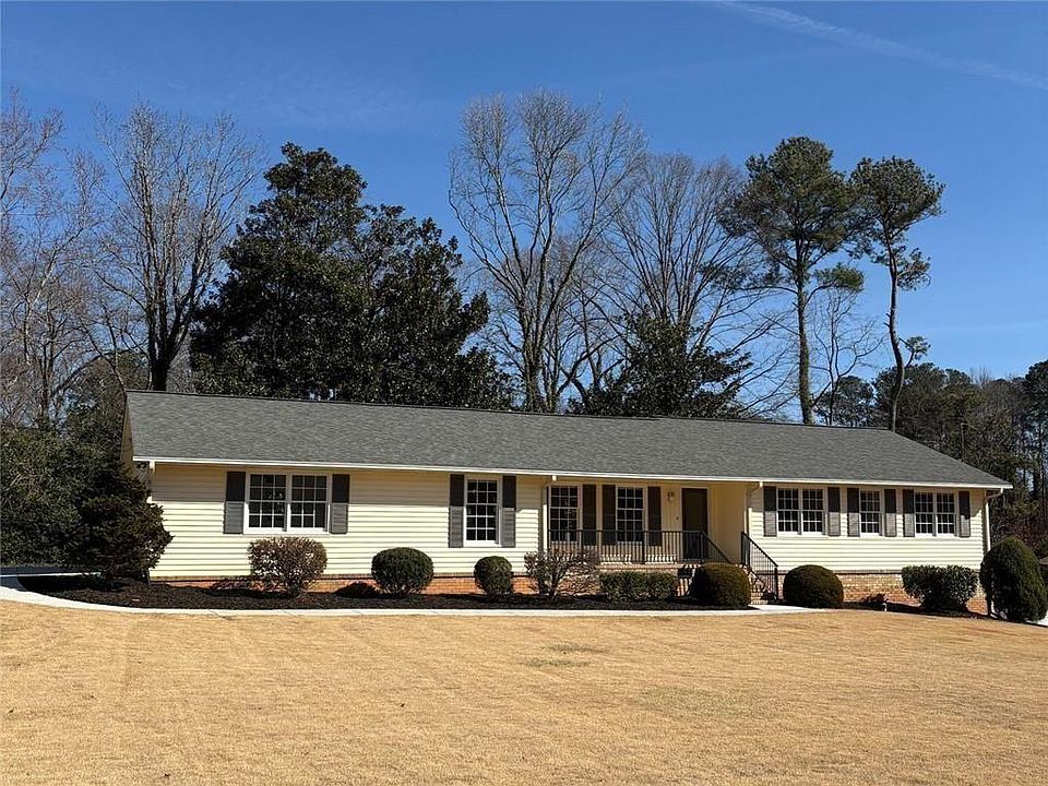 1st image of 301 E Valley Dr