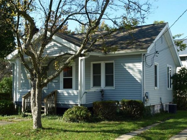 Geneva Real Estate Geneva Oh Homes For Sale Zillow