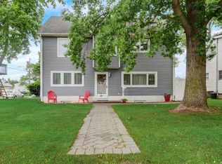 207 Westview Ave, Deer Park, NY 11729