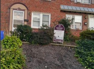 2447 Berryhill St, Harrisburg, PA 17104