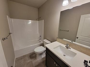 3rd image of 3814 N Peyton Ln