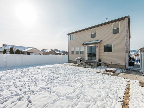 3rd image of 8377 S Oak Mill Dr