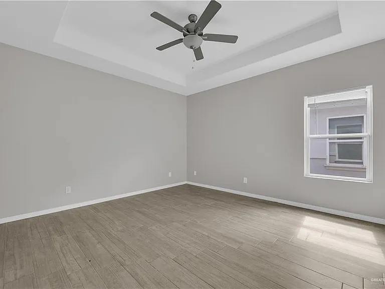 5201 N Winona Dr #3 — Photo 11
