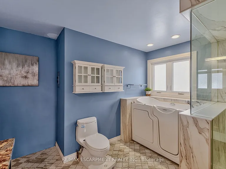 41 Candor Cres — Photo 43