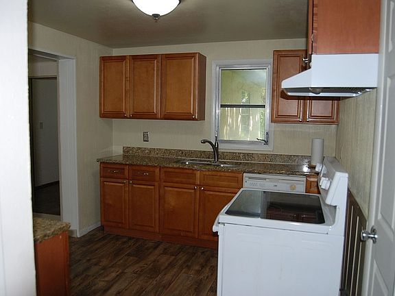 4th image of 4420 E Drake Blvd