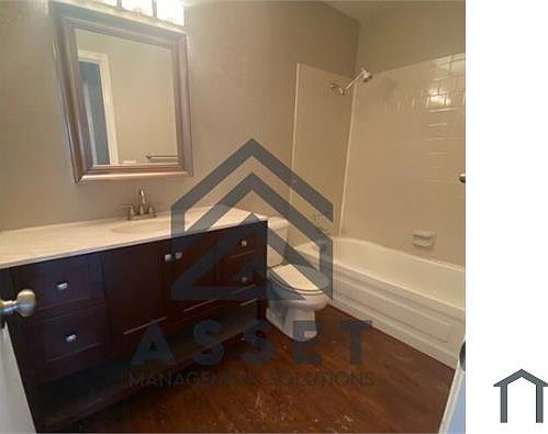 4th image of 2528 SW 103rd St