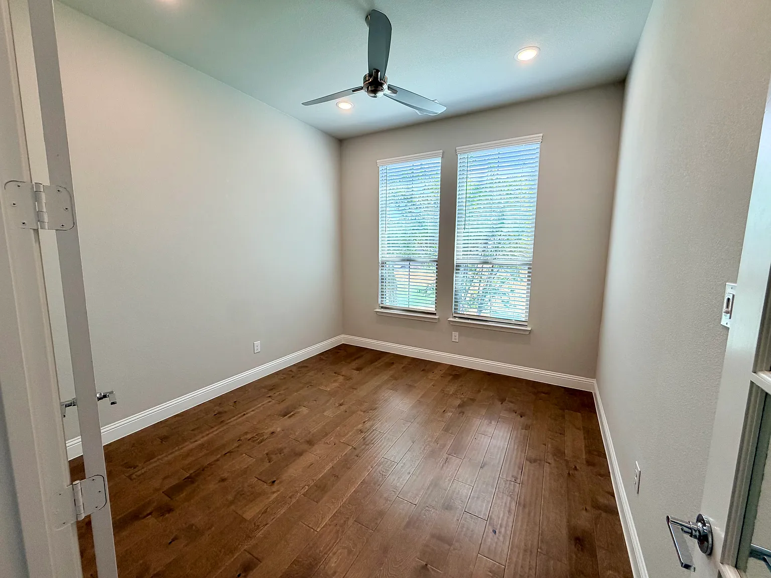 3 bed, 2242 sqft, $3,500 — Photo 3