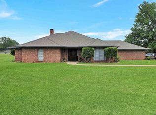 10086 Hillside Ln, Flint, TX 75762