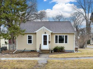 822 1st St S, Moorhead, MN 56560
