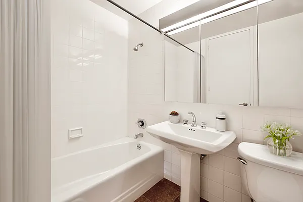 Rented by Vector New York, LLC | media 11