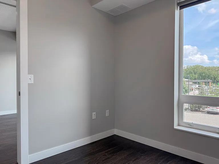 Red44 Luxury Apartments | Specials Available — Photo 37