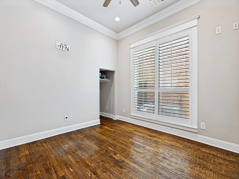 411 Brazoria Dr — Photo 13