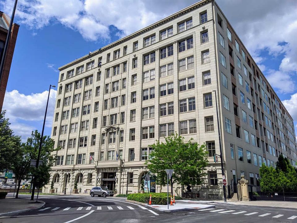 1st image of 400 Pike St Unit 516