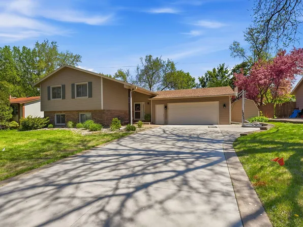 8750 Darnel Rd, Eden Prairie, MN 55344
