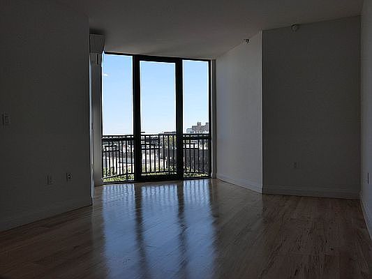 3rd image of 564 Saint Johns Pl APT 809