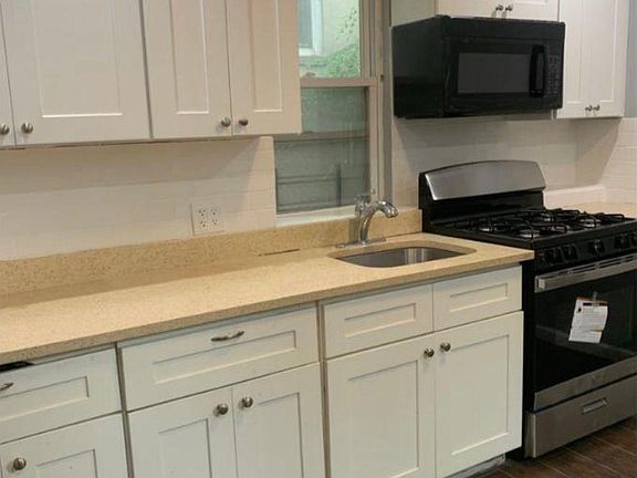 2nd image of 556 Underhill Ave