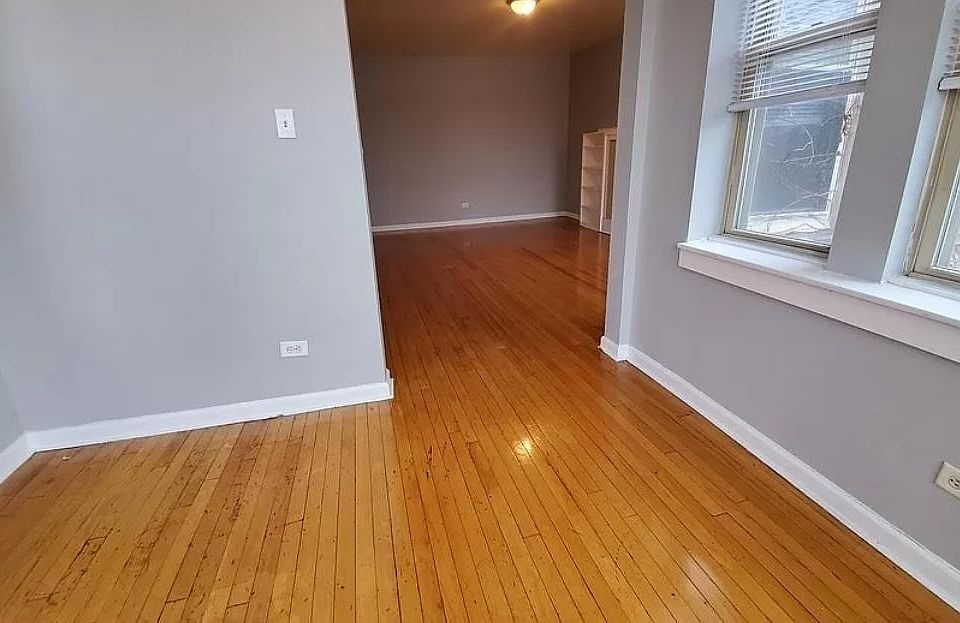 2nd image of 4740 W Jackson Blvd #3W
