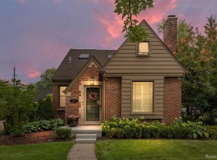 17820 Birwood Ave, Beverly Hills, MI 48025