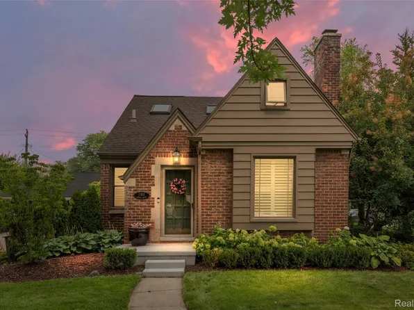 17820 Birwood Ave, Beverly Hills, MI 48025