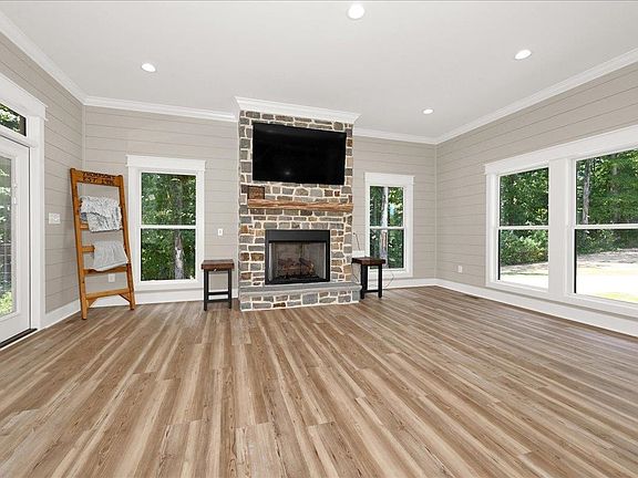 5th image of 43 Bull Branch Dr