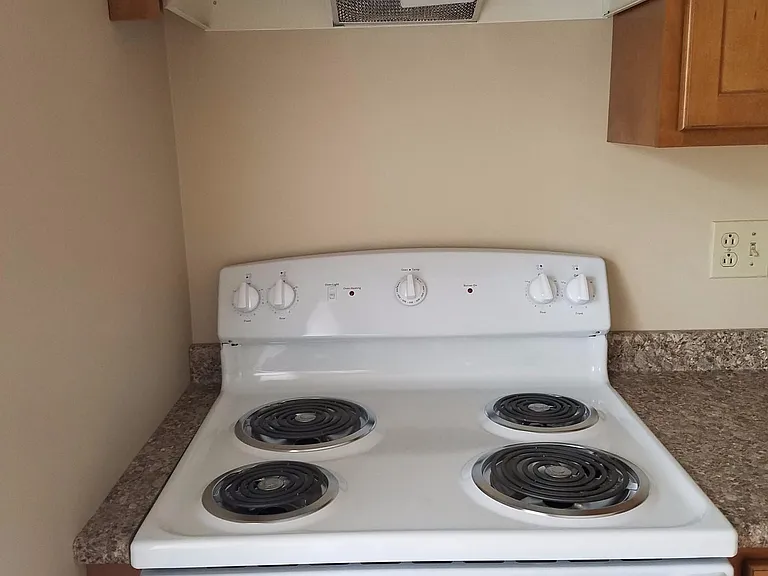 Penobscot Pointe Apartments — Photo 3