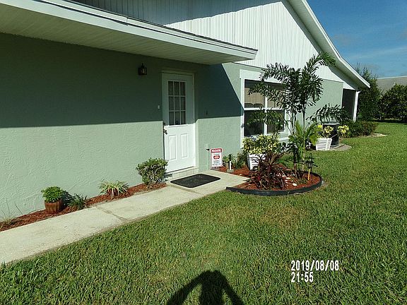 PRIVATE SIDE ENTRANCE