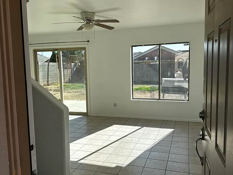 12337 W Sweetwater Ave — Photo 3
