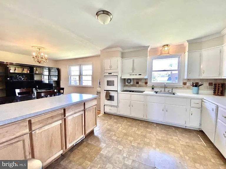 514 Ivydale Rd — Photo 23